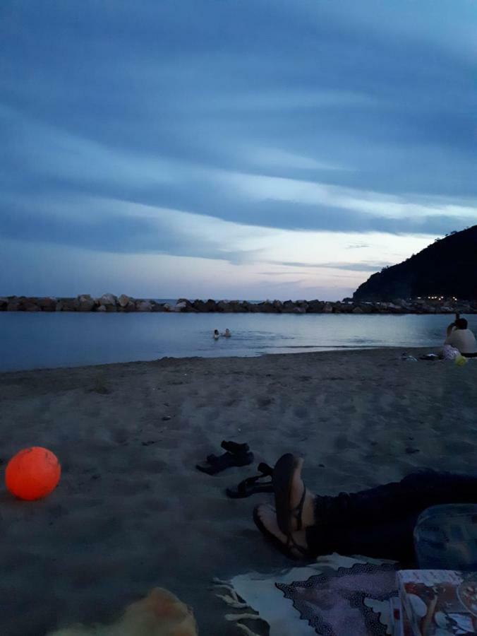 Appartamento Terrazza Vista Mare Mozzafiato Moneglia Eksteriør billede
